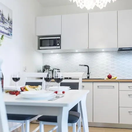 And Spa, Myweek アパート ポラニツァ・ズドゥルイ